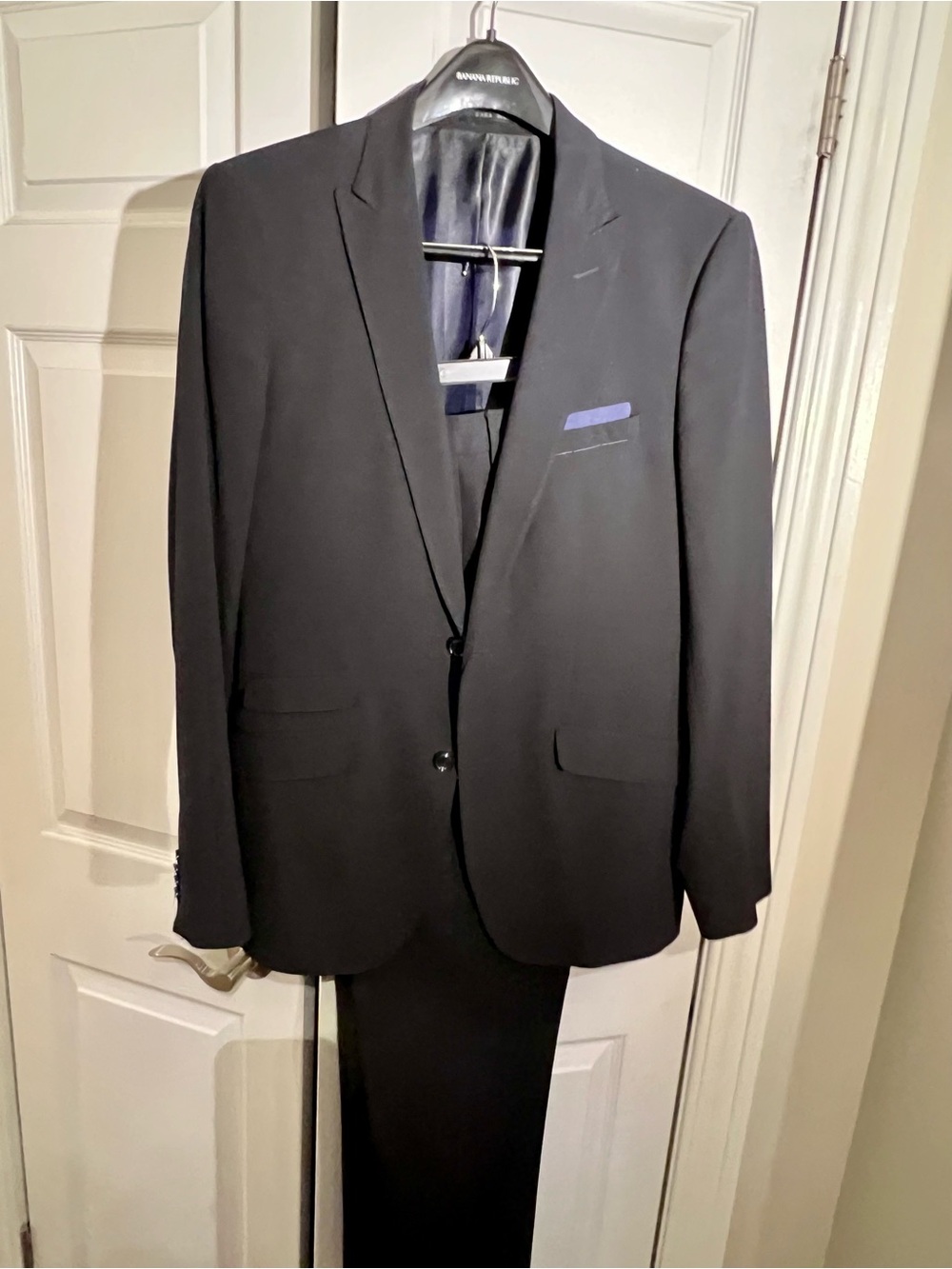 Zara Black Men's Two-Piece Suit with Blue Pocket Square